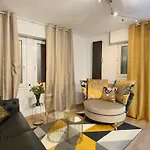 Le Sainte Croix Hyper Centre *